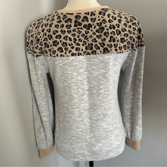 THML Leopard/Solid Suede Cuff Top, XS, EUC! - Picture 4 of 7